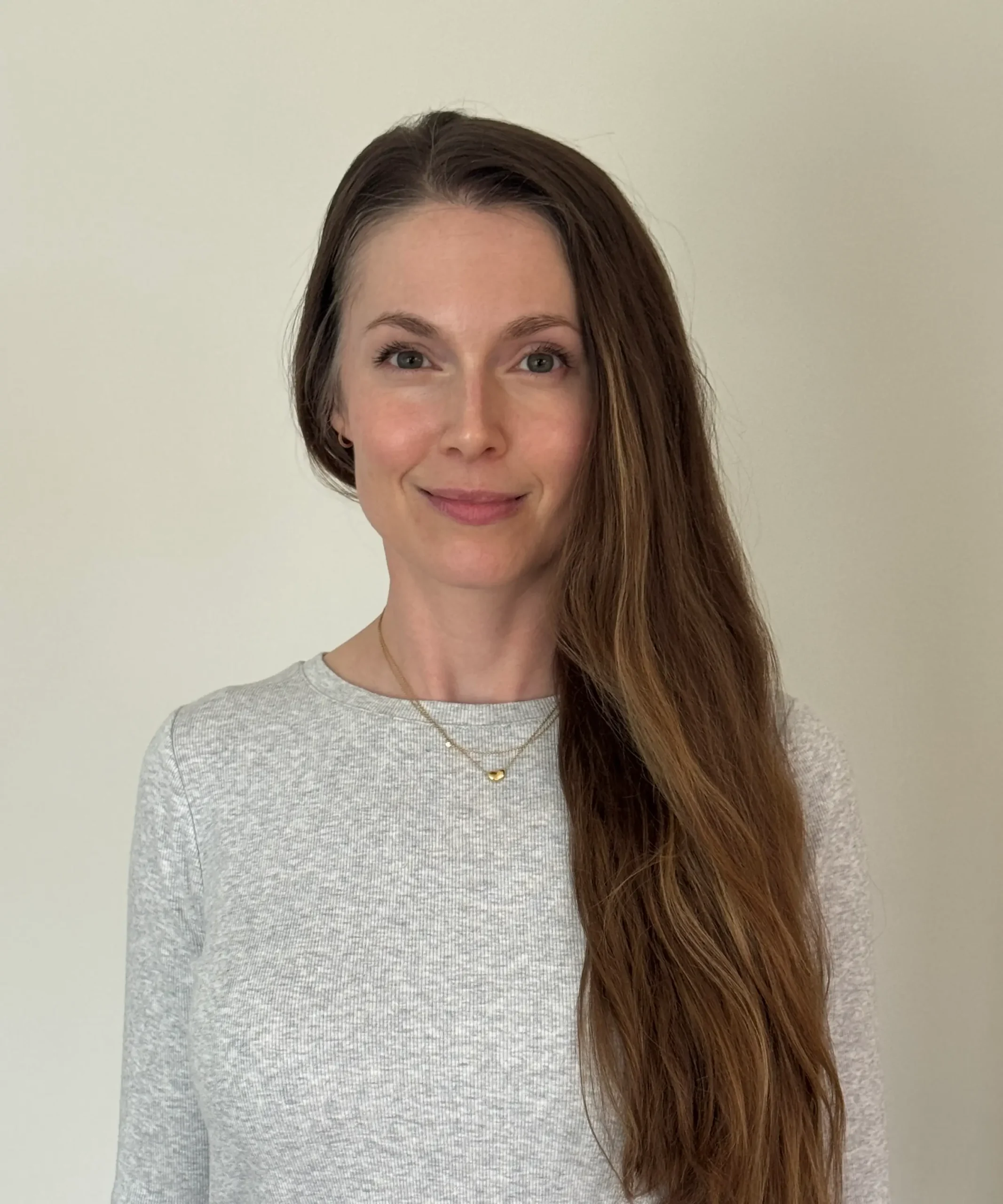 Aniela Amio, Certified Pilates & Yoga Teacher - Healthy Back